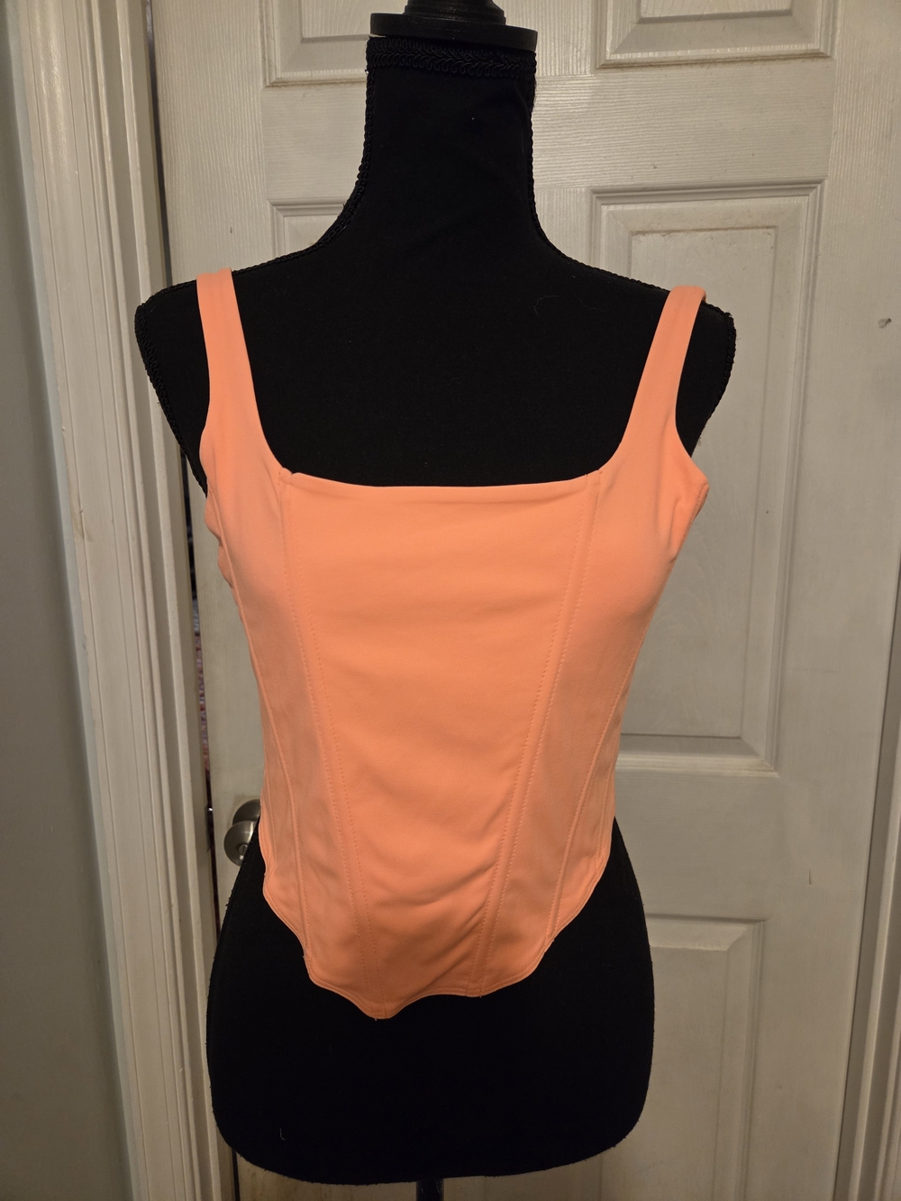 ReoRia Coral Square Neck Crop Tank